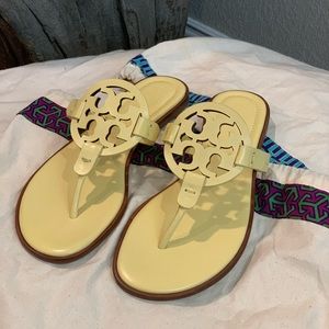 Tory Burch Miller Sandals Banana Size 7.5 Never Worn